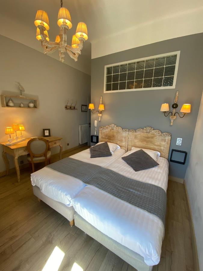 Hotel Restaurant De La Tour Sanary-sur-Mer Zewnętrze zdjęcie