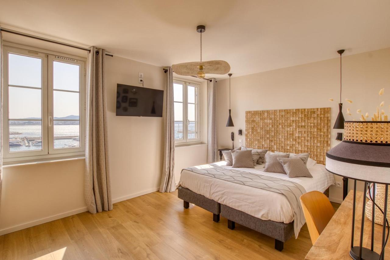 Hotel Restaurant De La Tour Sanary-sur-Mer Zewnętrze zdjęcie