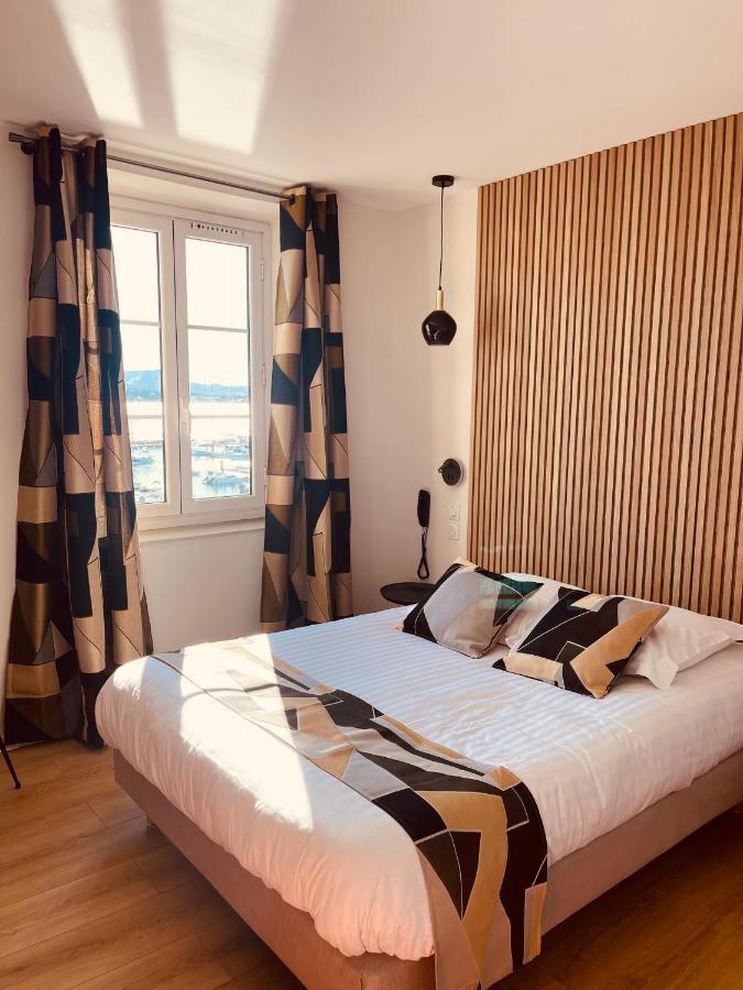Hotel Restaurant De La Tour Sanary-sur-Mer Zewnętrze zdjęcie