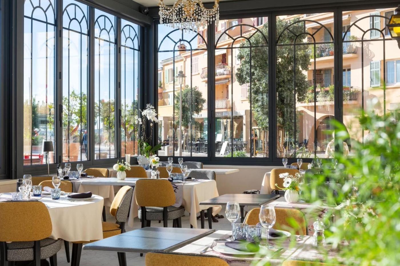 Hotel Restaurant De La Tour Sanary-sur-Mer Zewnętrze zdjęcie