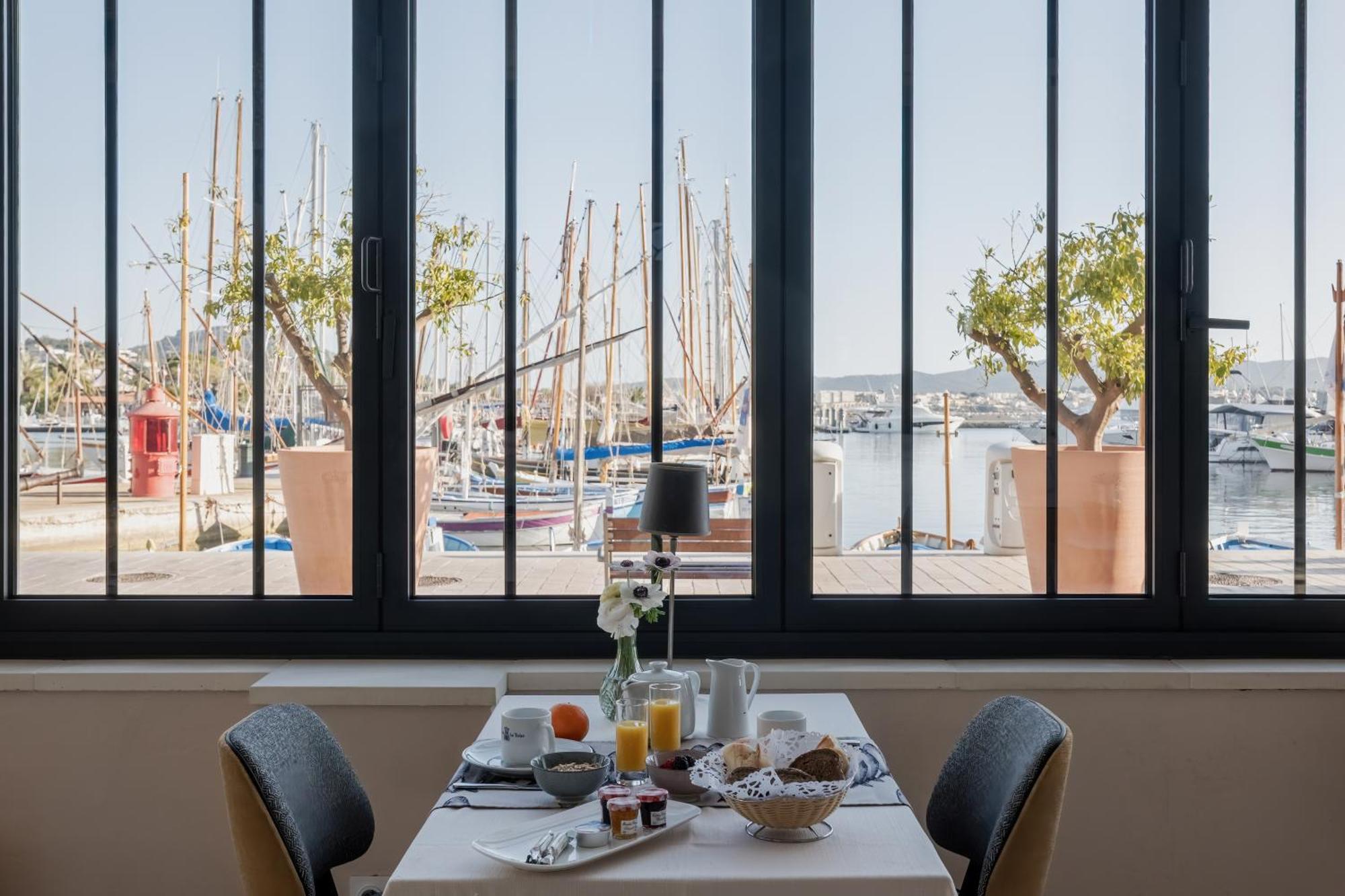 Hotel Restaurant De La Tour Sanary-sur-Mer Zewnętrze zdjęcie