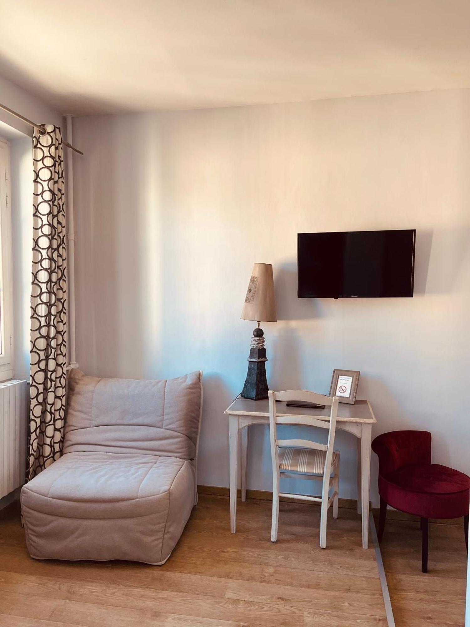 Hotel Restaurant De La Tour Sanary-sur-Mer Zewnętrze zdjęcie