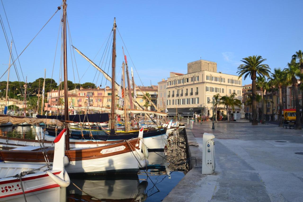 Hotel Restaurant De La Tour Sanary-sur-Mer Zewnętrze zdjęcie
