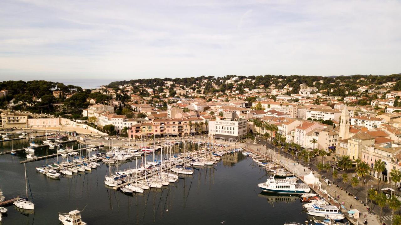 Hotel Restaurant De La Tour Sanary-sur-Mer Zewnętrze zdjęcie